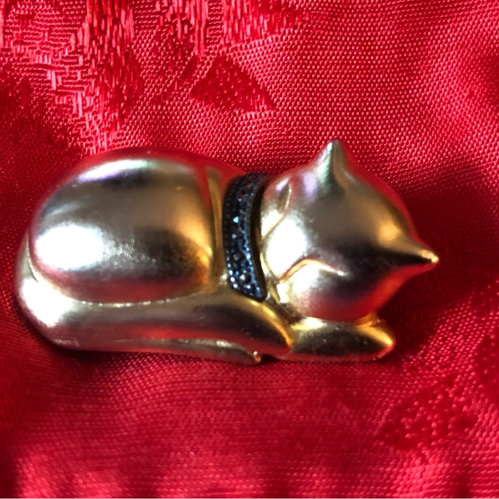 Vintage Judith Jack - Sleeping Kitty w/ Sterling Marcasite Collar…(signed)